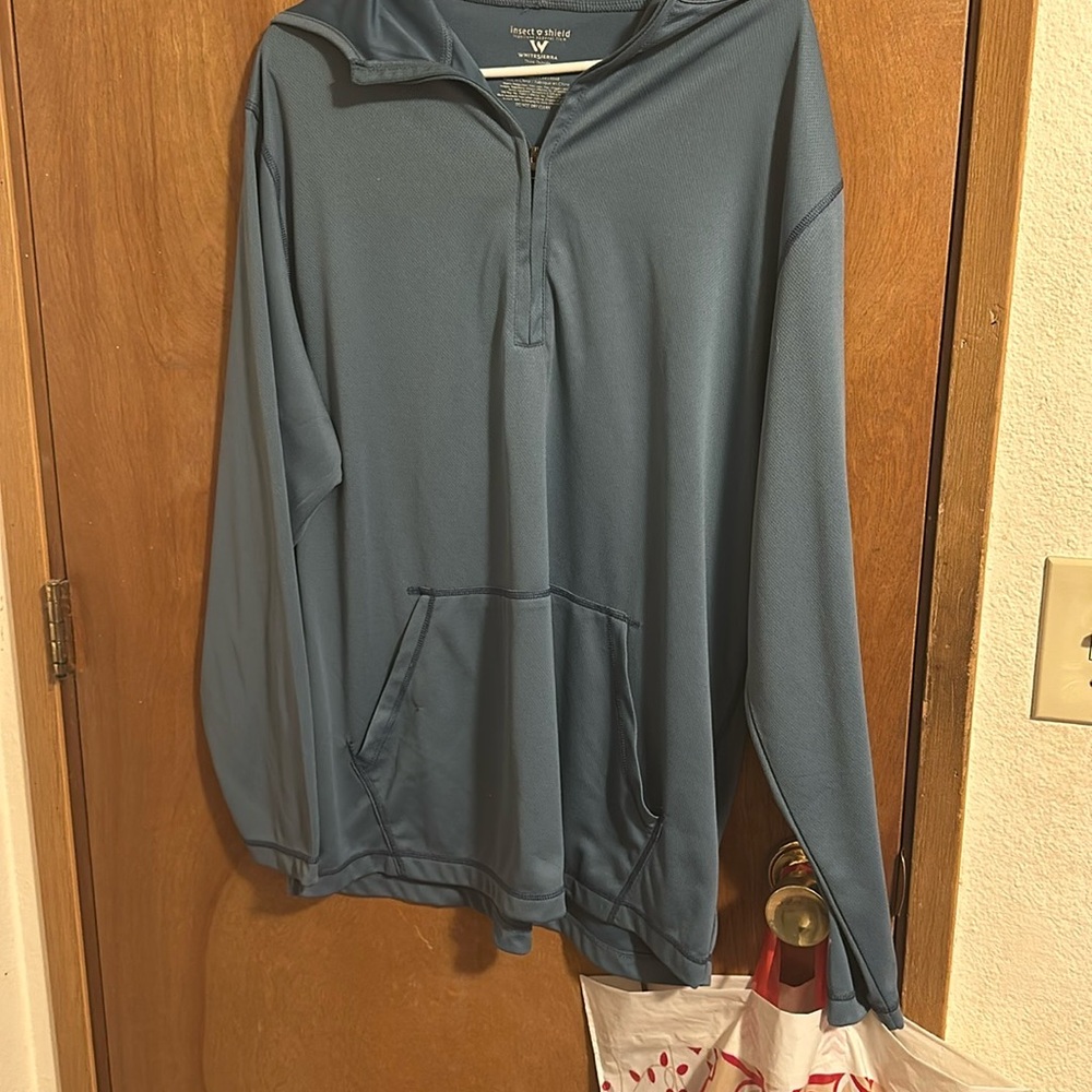 White sierra insect shield, Wolverine Blue Pullover light Hoodie